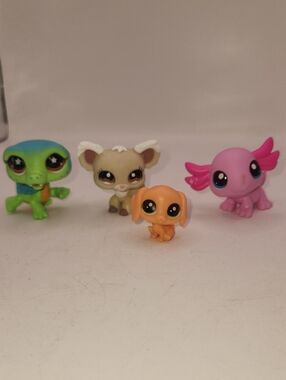 4 Littlest Pet Shop Figures
